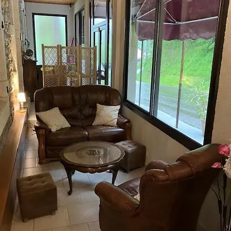 L'auberge De La Goutille לינה וארוחת בוקר