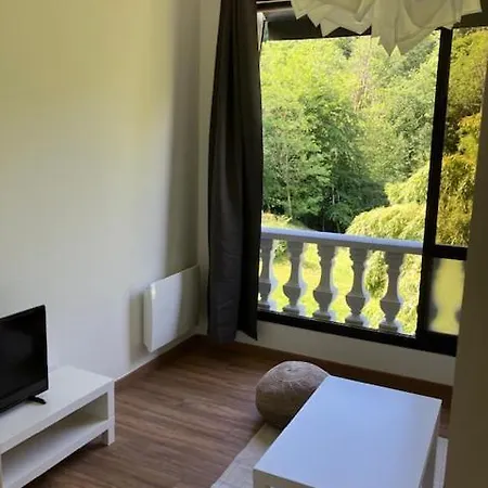 L'auberge De La Goutille לינה וארוחת בוקר 3*