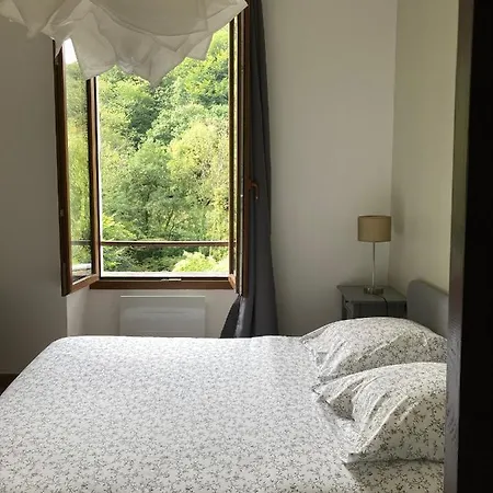 L'auberge De La Goutille Oda ve Kahvaltı 3*